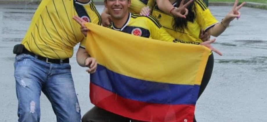 Colombianos celebraron en Canadá clasificación de Colombia a cuartos de final del Mundial de Brasil 2014. Foto: Embajada de Colombia en Canadá.